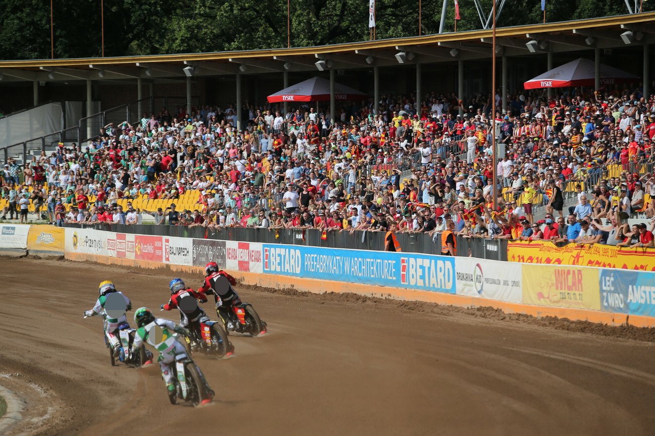 Żużlowy stadion we Wrocławiu.Tu występował Krzysztof. J.