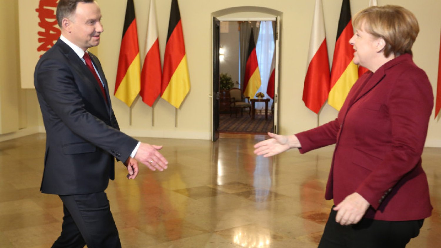 Rozmowa Merkel - Duda nie do końca przebiegła tak, jak informuje Kancelaria Prezydenta. Berlin: pewną kwestię przemilczano.