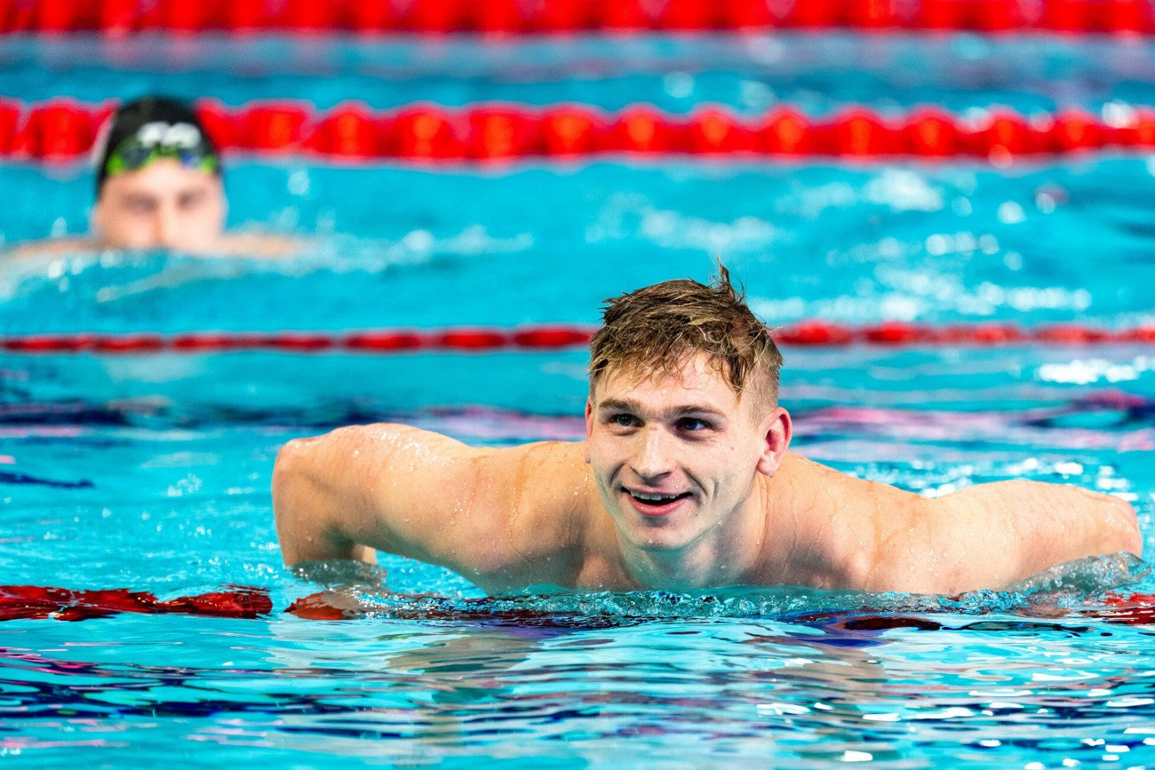 Radosław Kawęcki wywalczył awans do czwartkowego półfinału wyścigu 200 m stylem grzbietowym na IO w Tokio