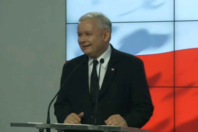 Jarosław Kaczyński od czasu do czasu pokazuje, że ma poczucie humoru.