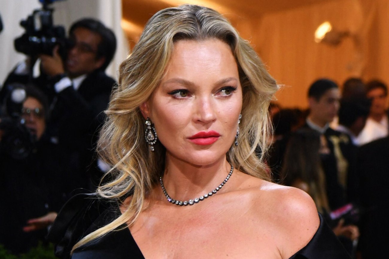 Kate Moss zwierzyła się z traumy. Jako 15-latka musiała pozować bez stanika