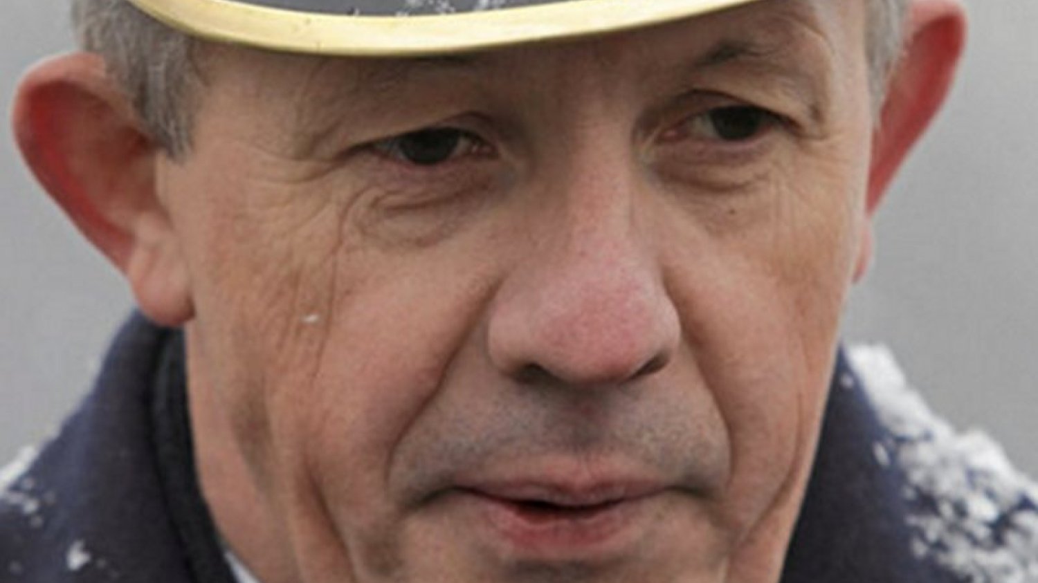 W 1981 r. Wiesław Leśniakiewicz z kolegami walczył przeciw upolitycznianiu szkoły podoficerskiej w Warszawie. Tymczasem teraz jej uczniowie dostali rozkaz, który jest złamaniem dotychczasowej apolityczności.