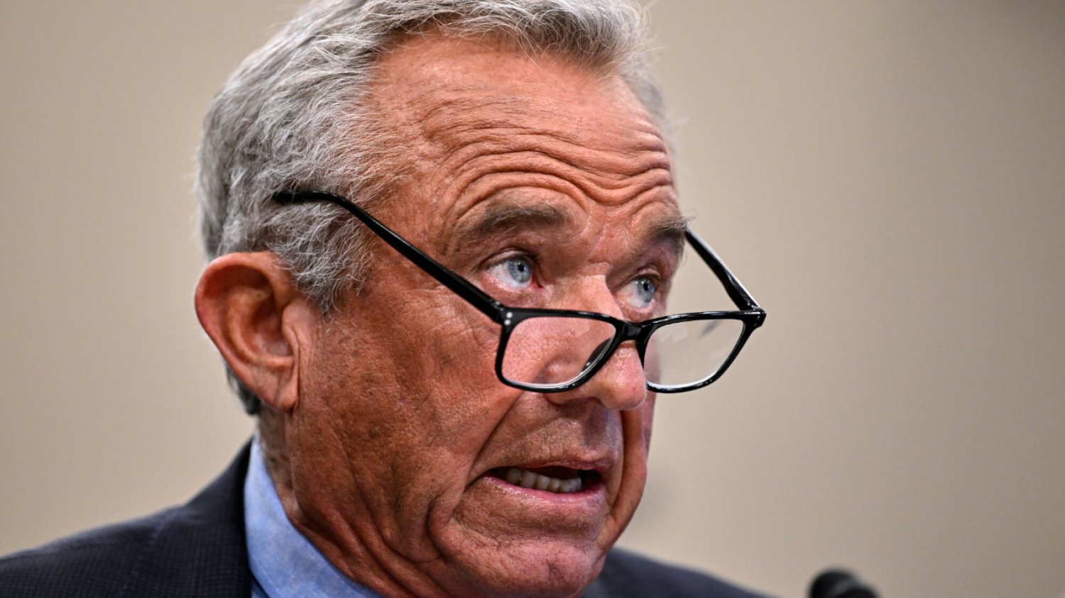 Robert F. Kennedy Jr. łagodzi swoje antyszczepionkowe poglądy.