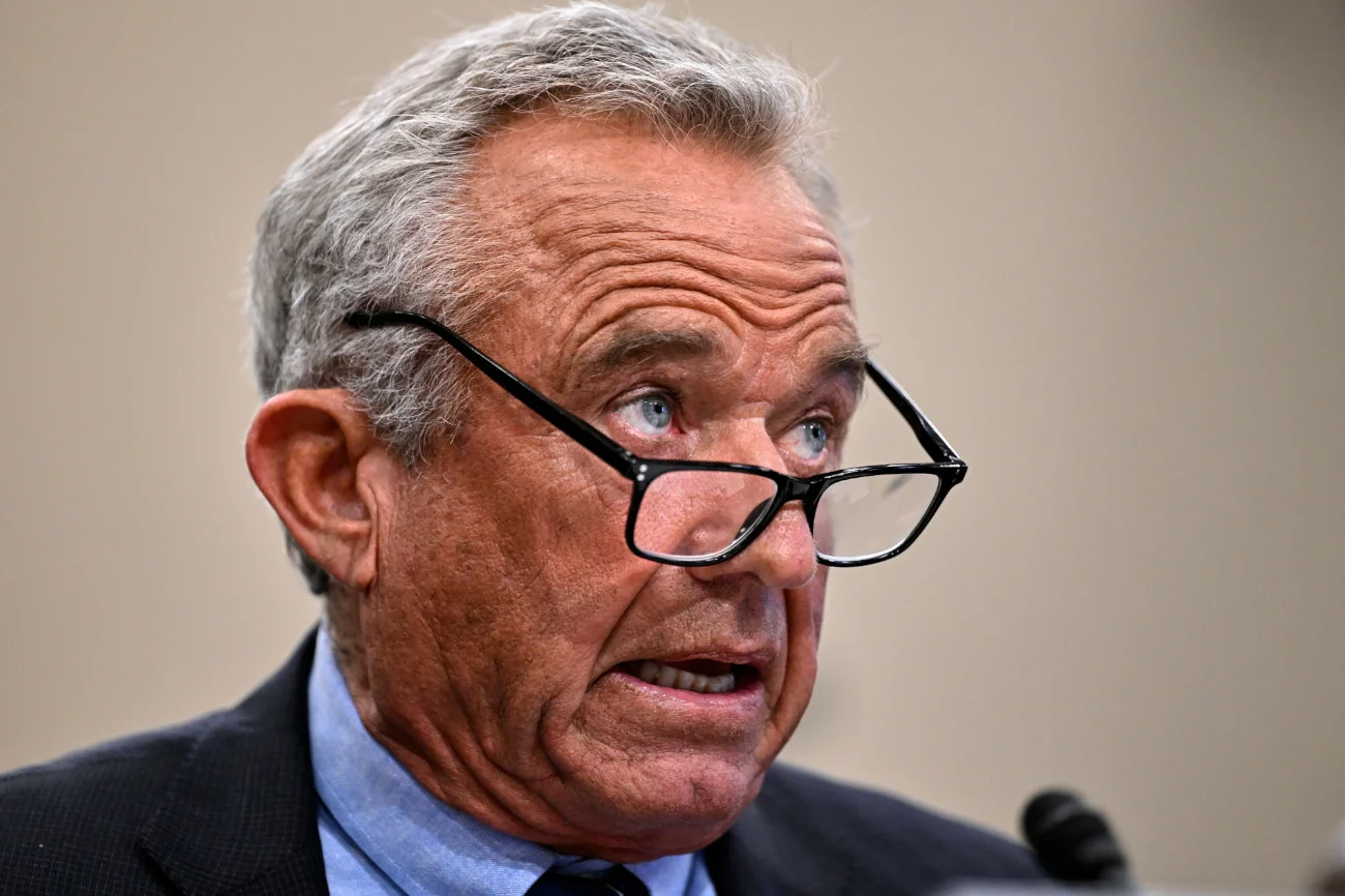 Robert F. Kennedy Jr. łagodzi swoje antyszczepionkowe poglądy.