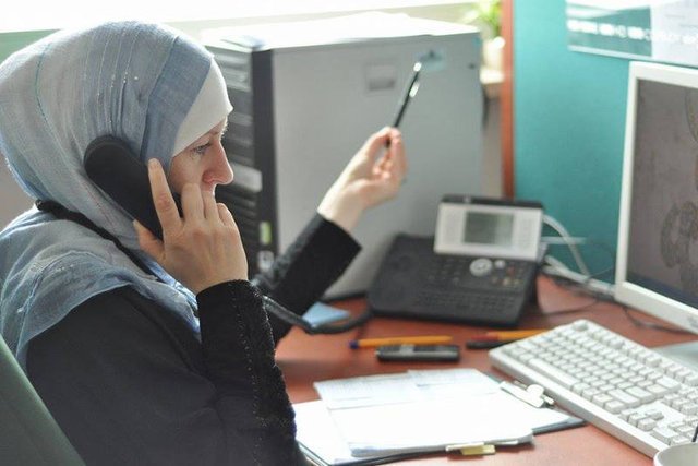 Agnieszka Amatullah Wasilewska zwraca uwagę na komentarze po informacji, że w warszawskim meczecie pozostawiono głowy świni