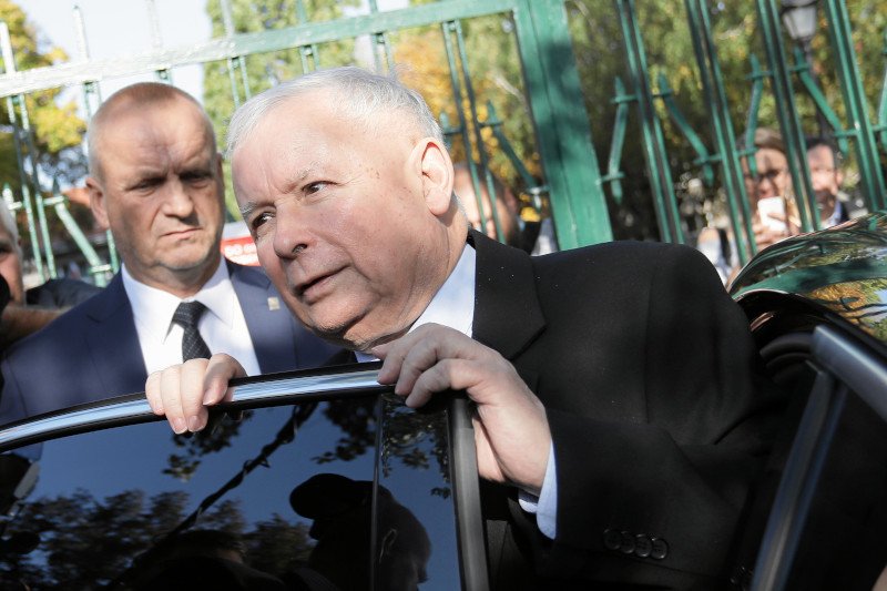 PiS organizuje pilne posiedzenie klubu w Jachrance.