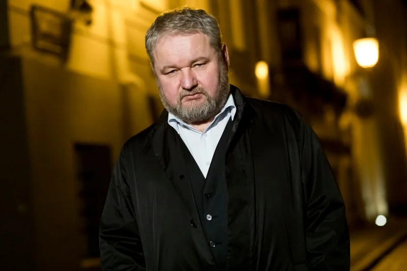 Ryszard Ćwirlej to znany w Polsce pisarz kryminałów. Rozmawiamy z nim o jego najnowszej powieści "Zaśpiewaj mi kołysankę"