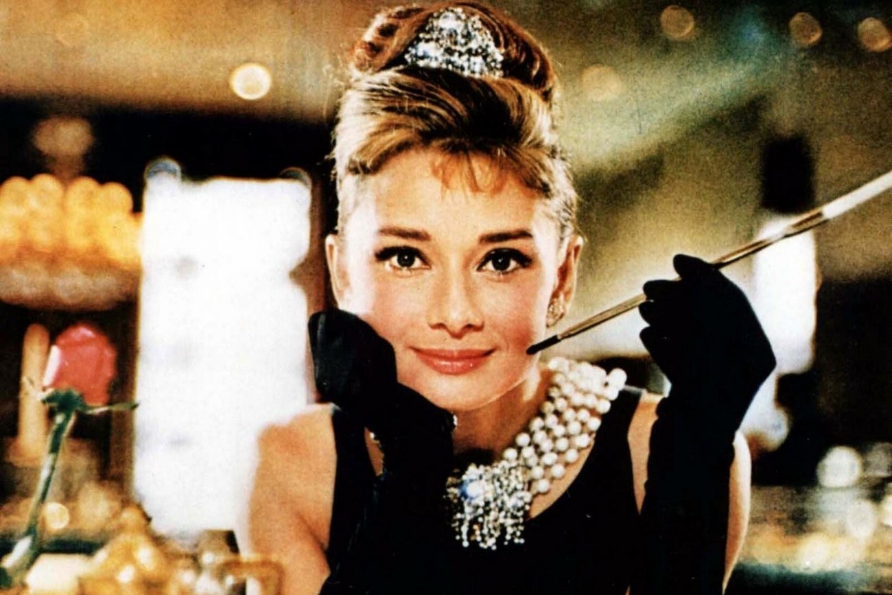 Rooney Mara wcieli się w Audrey Hepburn, aktorkę znaną z filmu "Sniadanie u Tiffany'ego".