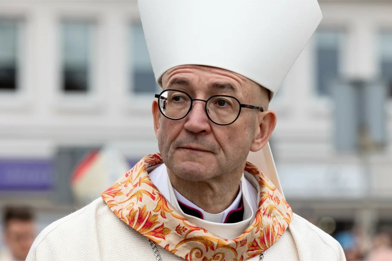 Abp Adrian Galbas o prawach kobiet. W tle ustawy aborcyjne w Sejmie