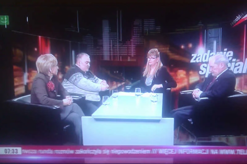 Po awarii widzowie Telewizji Republika zamiast pasma na żywo musieli oglądać powtórki.