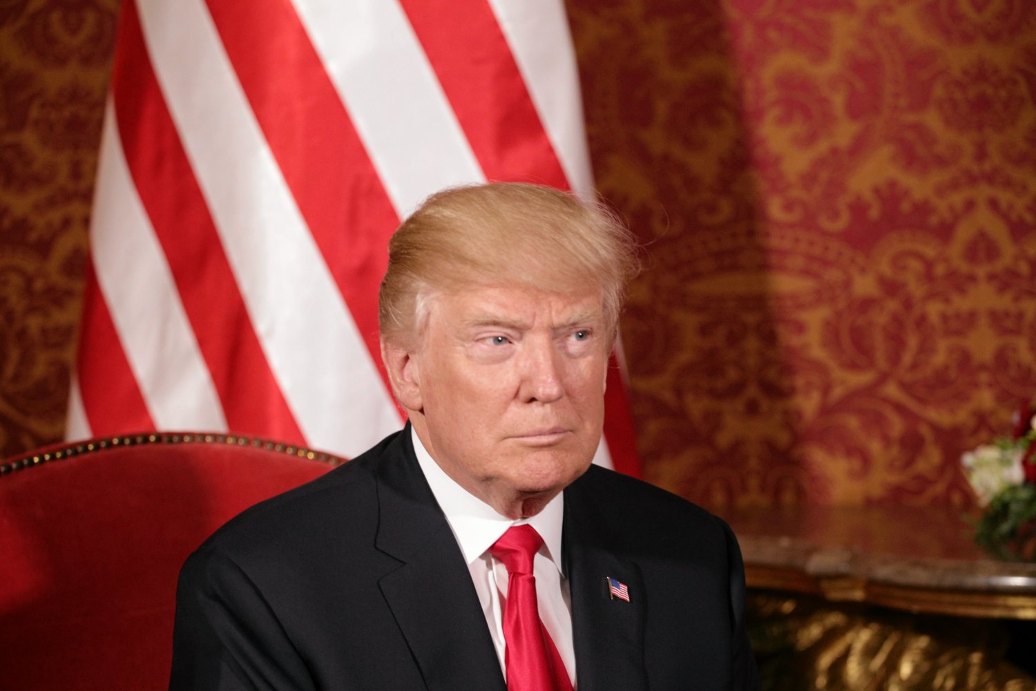 Donald Trump twierdzi, że Joe Biden wygrał, bo wybory były sfałszowane, do czego przyczyniły się fakenewsowe media.