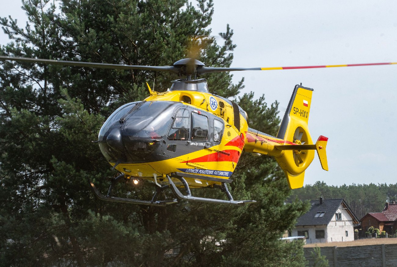 "Karetki nie dały rady zabrać wszystkich". W wypadku w Karpaczu rannych zostało ponad 20 osób