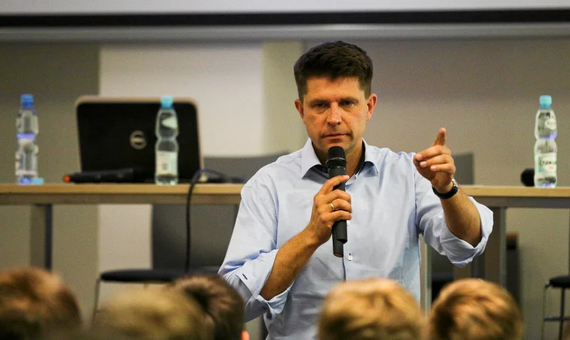 Nowoczesna Ryszarda Petru zbliża się do 10 proc. poparcia. To sukces, biorąc pod uwagę początkową rozpoznawalność komitetu.