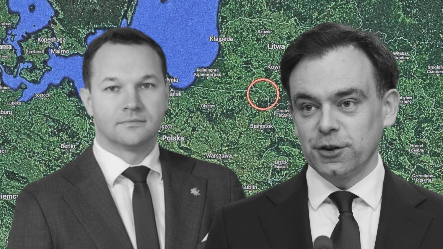 Edvinas Grikšas i Andrzej Domański na tle mapy z zaznaczonym przesmykiem suwalskim