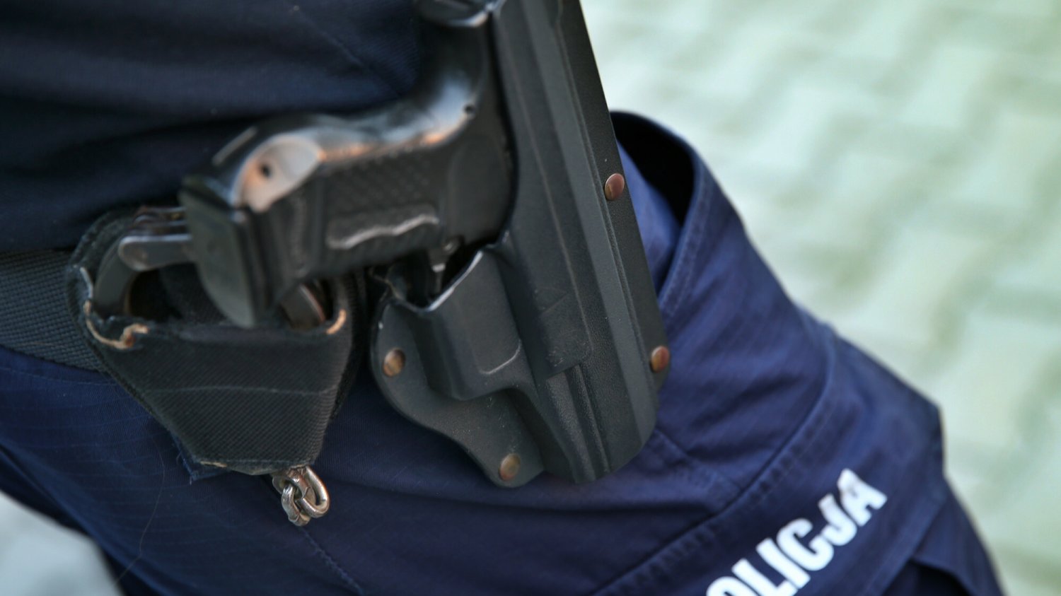 Wypadek w Radomiu. Policjant użył broni na komendzie