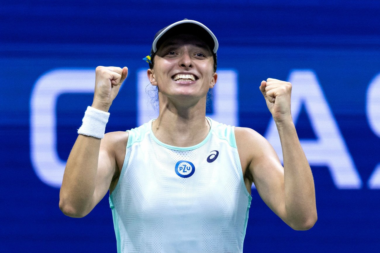 Iga Świątek od zwycięstwa rozpoczęła turniej WTA 500 AGEL Open w Ostrawie. Polkę w piątek czeka ćwierćfinał.