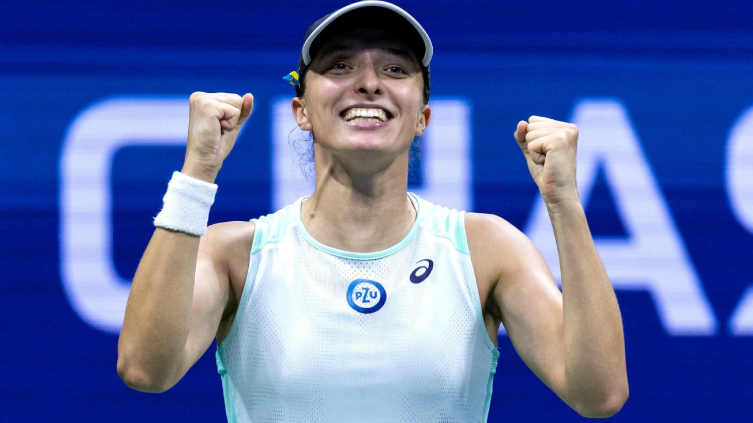Iga Świątek od zwycięstwa rozpoczęła turniej WTA 500 AGEL Open w Ostrawie. Polkę w piątek czeka ćwierćfinał.
