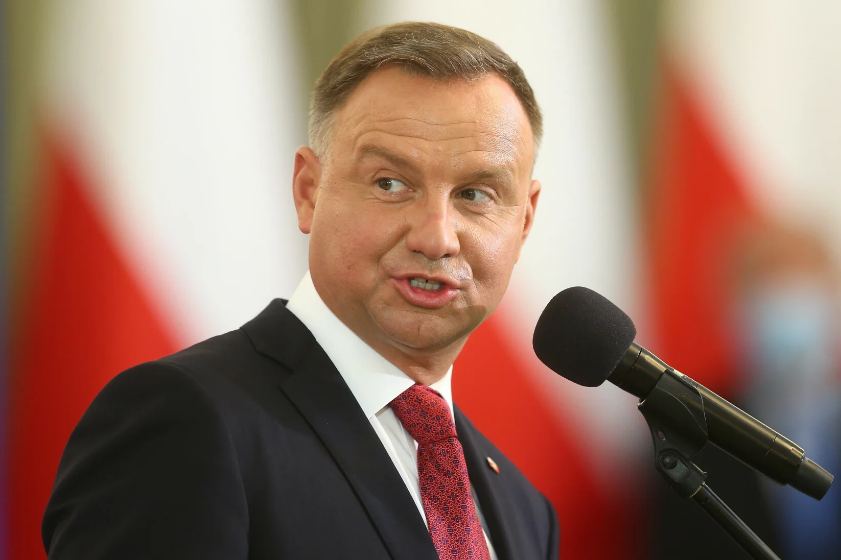 Konferencja Andrzeja Dudy i ministra obrony Mariusza Błaszczaka poświęcona była wprowadzeniu stanu wyjątkowego