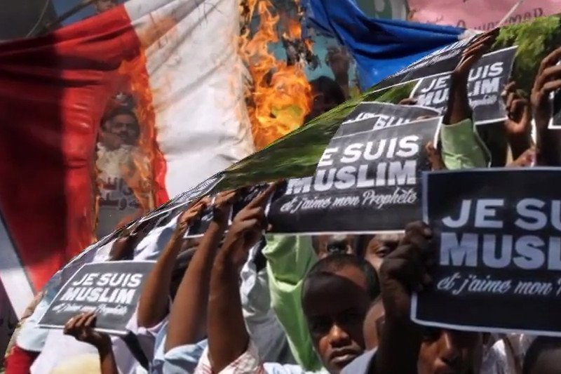 Protesty w Afryce wybuchły po publikacji nowego numeru "Charlie Hebdo".