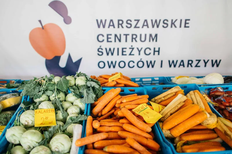 Oprócz rarytasów w sklepie muszą również być podstawowe warzywa.
