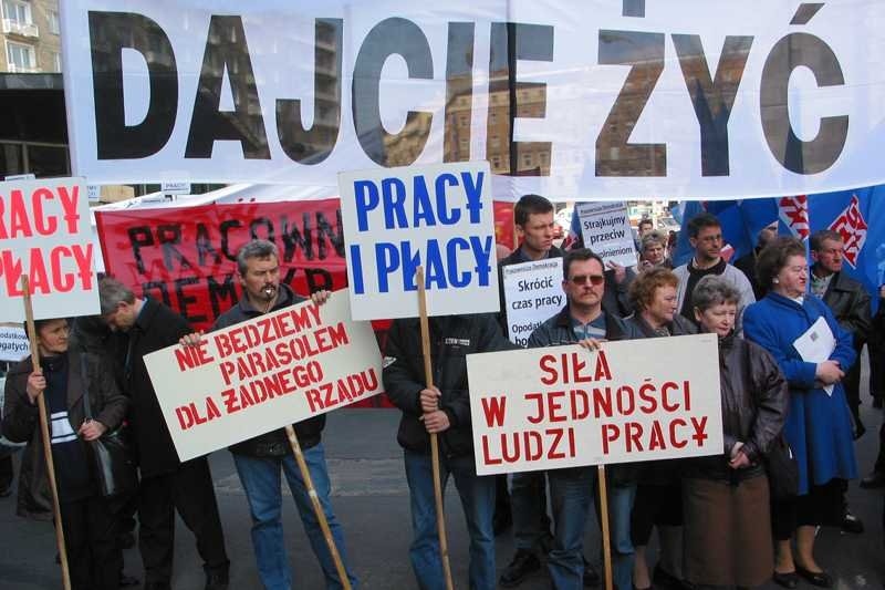 Czy Mitt Romney miał rację, mówiąc "ofiary losu" o ludziach, którzy wyciągają rękę do państwa?