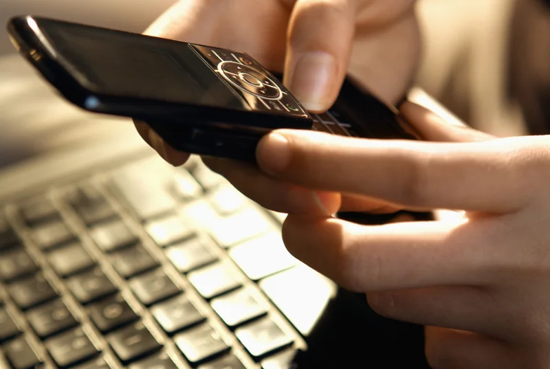 Słyszałeś o vishingu? To popularna metoda "czyszczenia" kont użytkowników bankowości elektronicznej.
