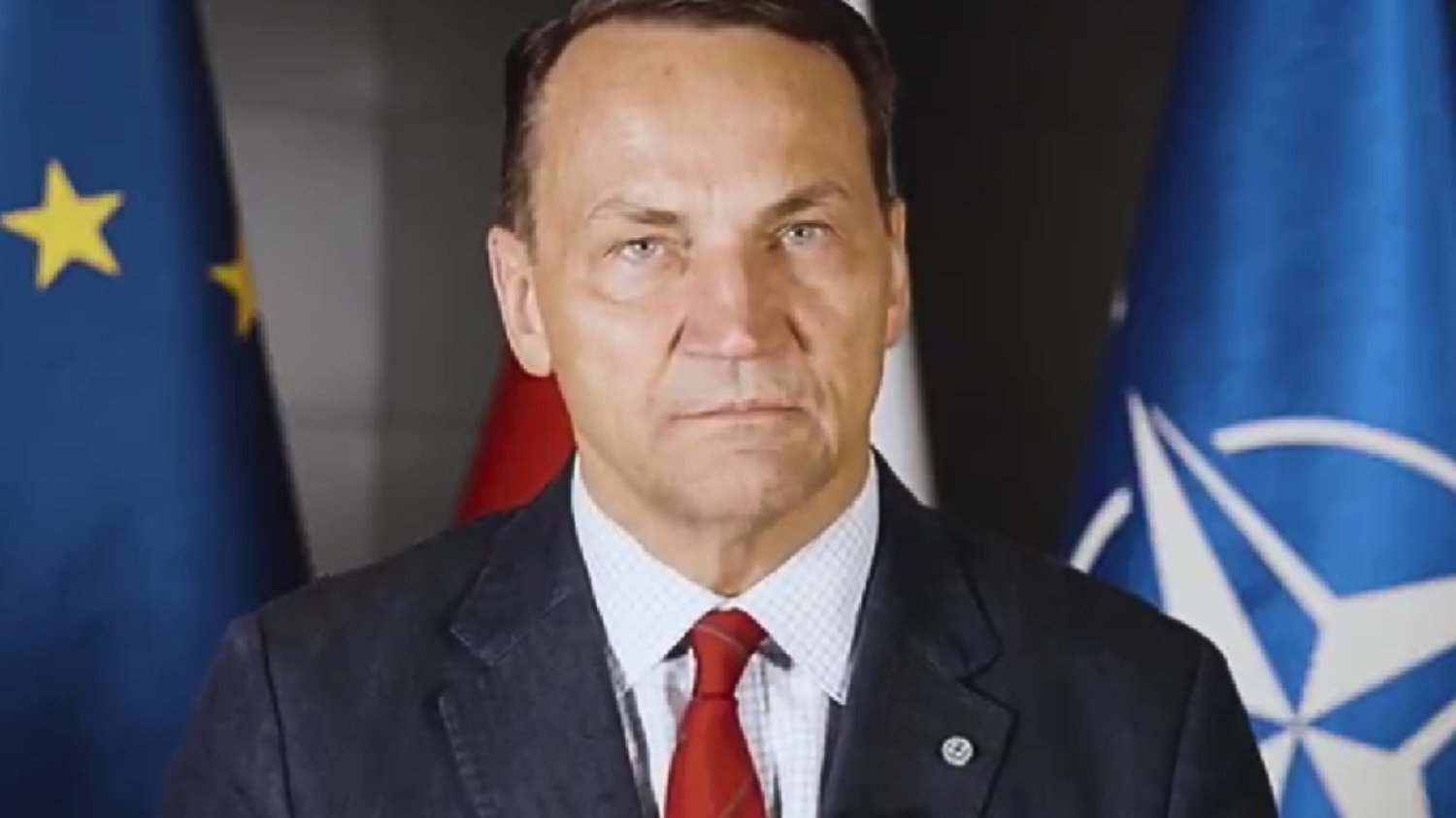 Radosław Sikorski apeluje do rasistów o opamiętanie się.