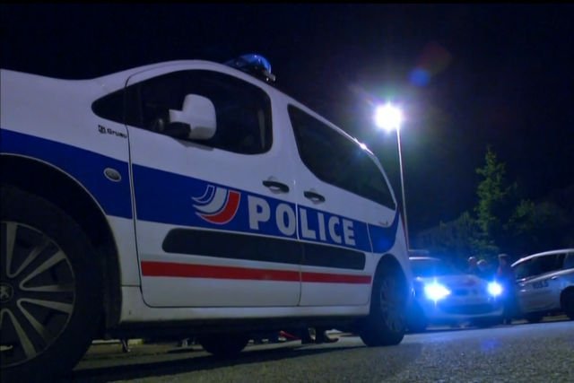 Do zamachu doszło w Les Mureaux pod Paryżem.