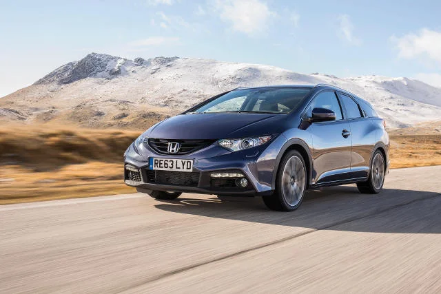 Honda Civic Tourer stanowi połączenie dynamicznego i nowoczesnego wyglądu z wysoką funkcjonalnością.