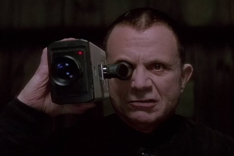 Robert Blake jako Tajemniczy Mężczyzna w filmie "Zagubiona autostrada".