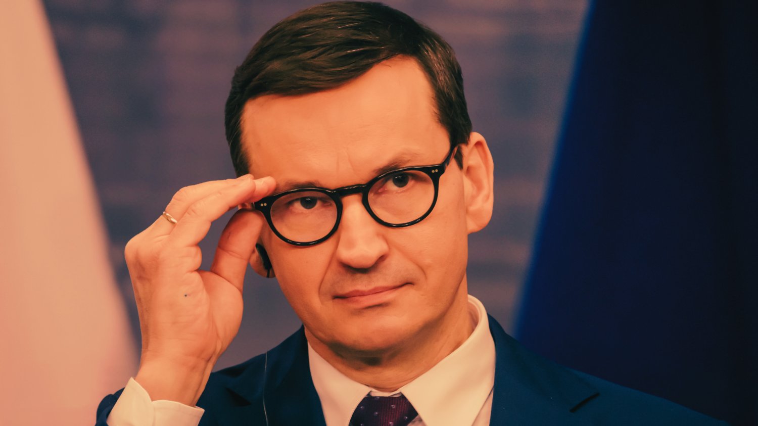 Morawiecki znów wychodzi przed szereg i już sypie kasą. Szykuje się nowe 500+?