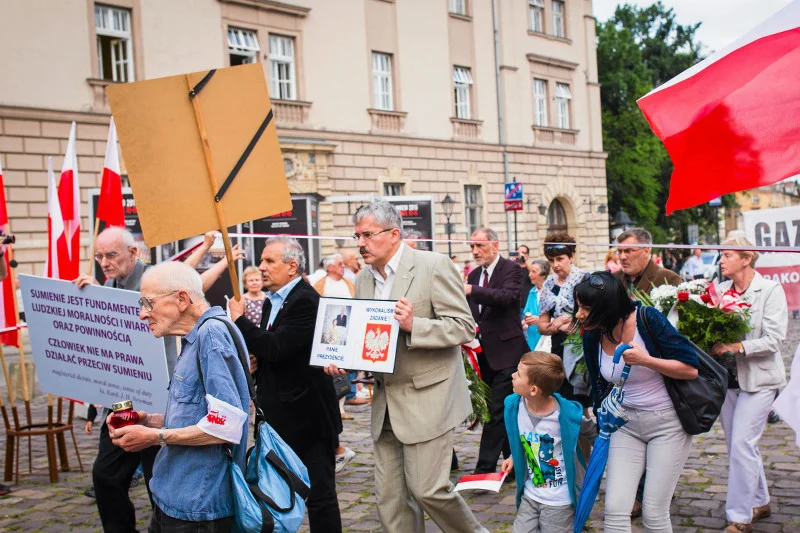 Obchody miesięcznicy w Krakowie