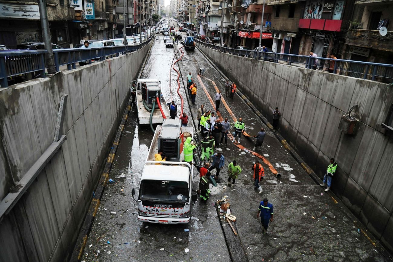 Popularne miasto w Egipcie zalane po potężnej burzy. Wiadomo już, co ją wywołało