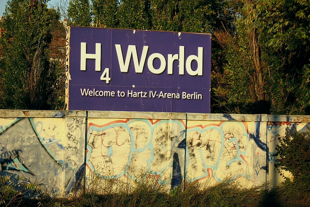 Nazwa zasiłku Hartz IV stała się synonimem trwałego ubóstwa.