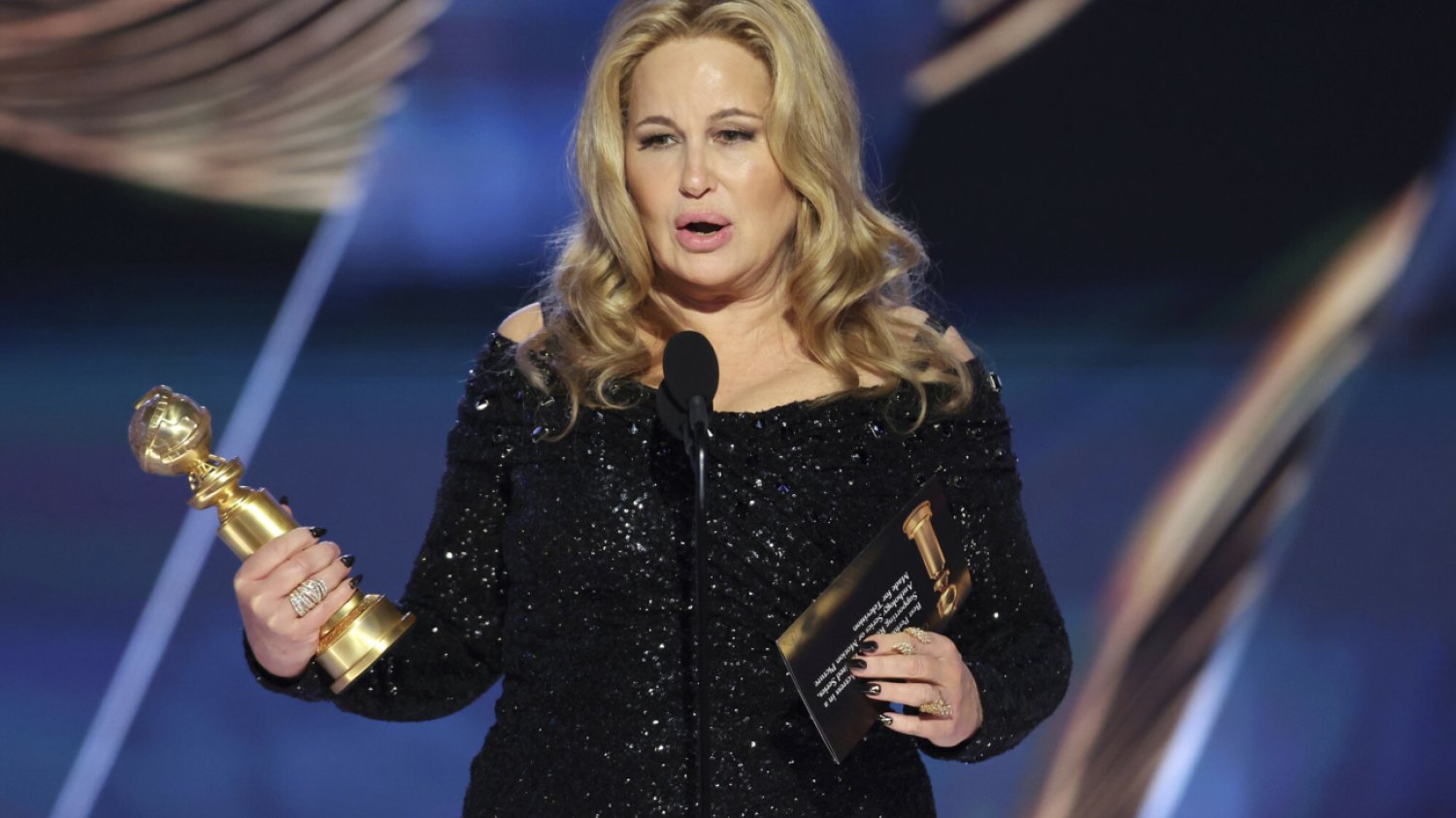 Jennifer Coolidge zaspoilerowała widzom Złotych Globów finał serialu "Biały Lotos". Jennifer Coolidge zaspoilerowała widzom Złotych Globów finał serialu "Biały Lotos".