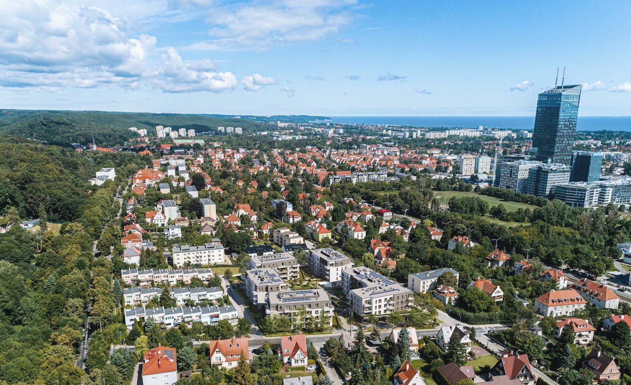 Atrium Oliva powstaje w willowej dzielnicy między Trójmiejskim Parkiem Krajobrazowym, a największym na Pomorzu kompleksem biznesowym Olivia Business Centre.