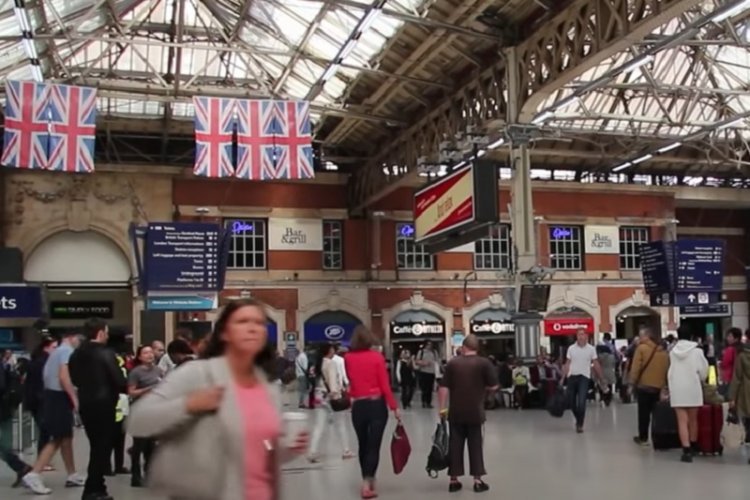 W Wielkiej Brytanii przeciw COVID-19 zaszczepiono już ponad 30 mln osób. Wielka Brytania: darmowe testy na koronawirusa dla wszystkich mieszkańców Anglii.