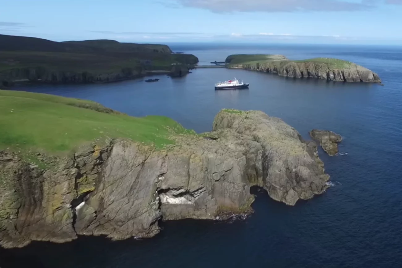 Posada dyrektora szkoły i 300 tys. zł wynagrodzenia? Takie rzeczy tylko na szkockiej wyspie Fair Isle