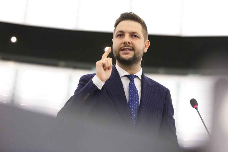 Przemówienie Patryka Jakiego w Parlamencie Europejskim w języku angielskim wzbudziło wiele kontrowersji.