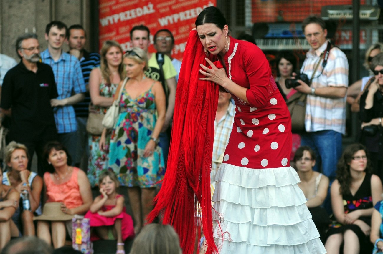 W okresie od 1 lipca do 30 sierpnia 2023 roku odbędzie się akcja "GRAMY CAŁE WAKACJE", jaką stacjonarnie i plenerowo zorganizuje Fundacja Krystyny Jandy na Rzecz Kultury w Teatrze Polonia i OCH-Teatrze. Program obejmuje 159 spektakli.