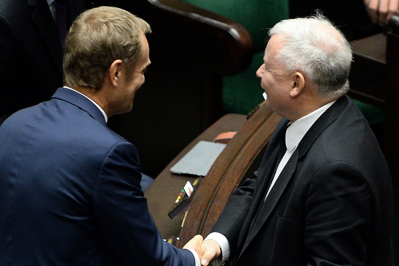 Tak było w 2014 roku po inauguracji rządu Ewy Kopacz. Teraz Polacy zastanawiają się, czy debata Tusk-Kaczyński jest możliwa.