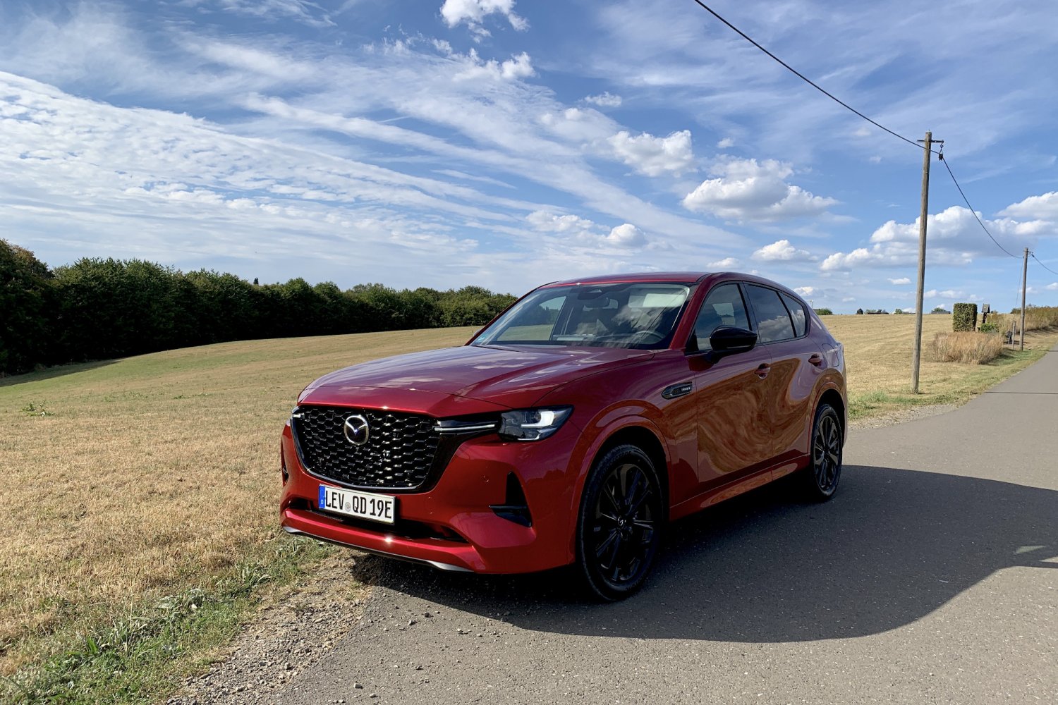 Nowa Mazda CX-60 to odpowiedź na oczekiwania rynku. Sprawdziliśmy, jak jeździ nowy SUV.