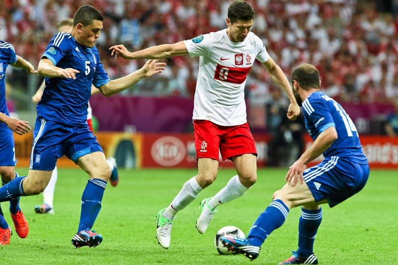 Robert Lewandowski - w meczu z Rosją może być dużo bardziej osamotniony