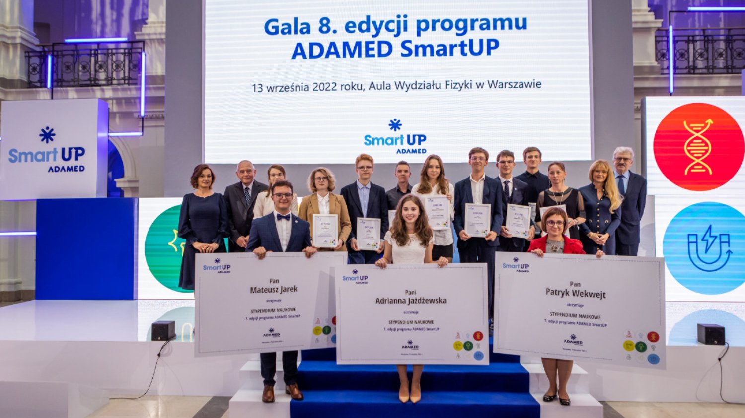 Tegoroczni laureaci nagrody głównej i stypendyści programu ADAMED SmartUP