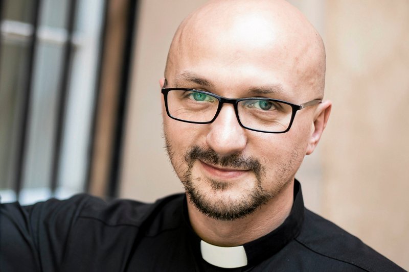 Myślę, że więcej mam przyjaciół – komentuje jezuita Grzegorz Kramer, który już słynie z kontrowersyjnych wypowiedzi.