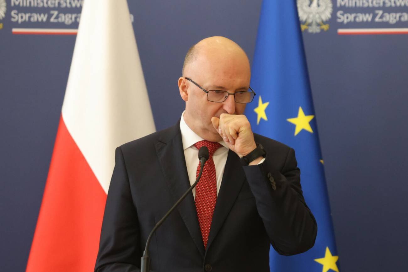 Piotr Wawrzyk przerwał milczenie. Powiedział, jakiej jest orientacji