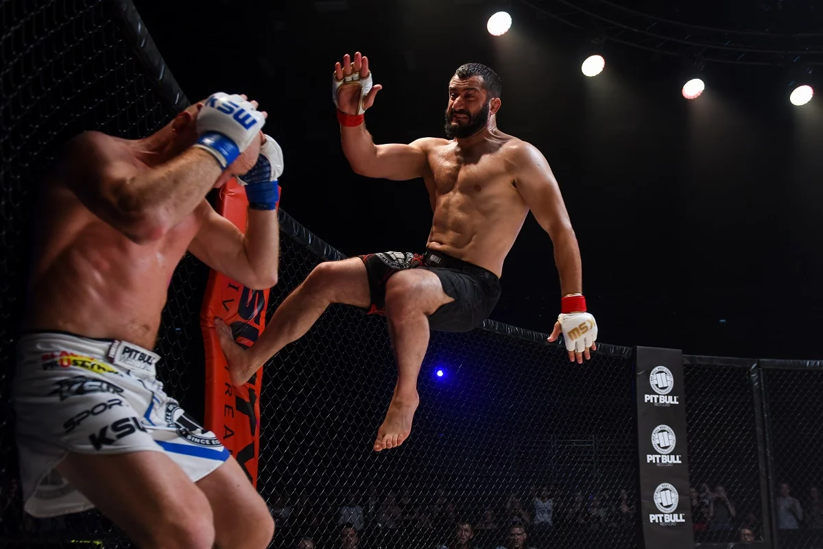 Mamed Khalidov w filmie "Underdog" wciela się w rolę, na której zna się najlepiej w Polsce