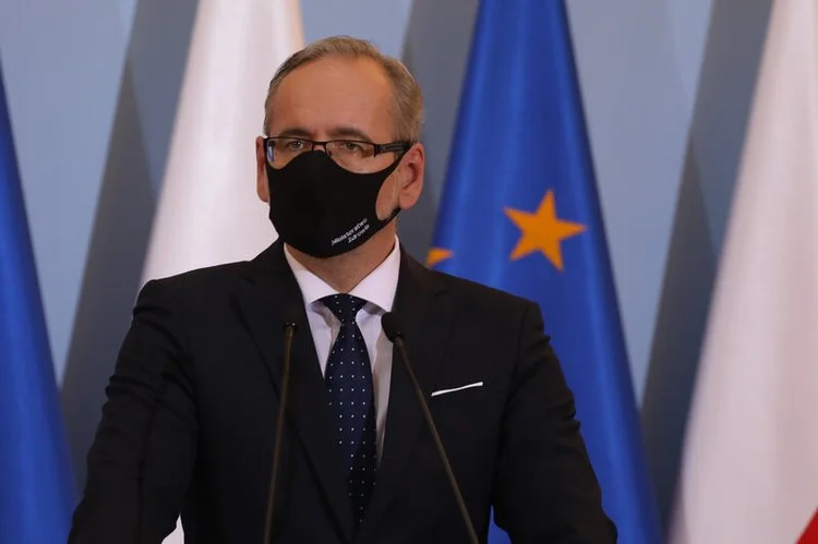 Adam Niedzielski powiedział, jaki scenariusz epidemiczny przewiduje w Boże Narodzenie.