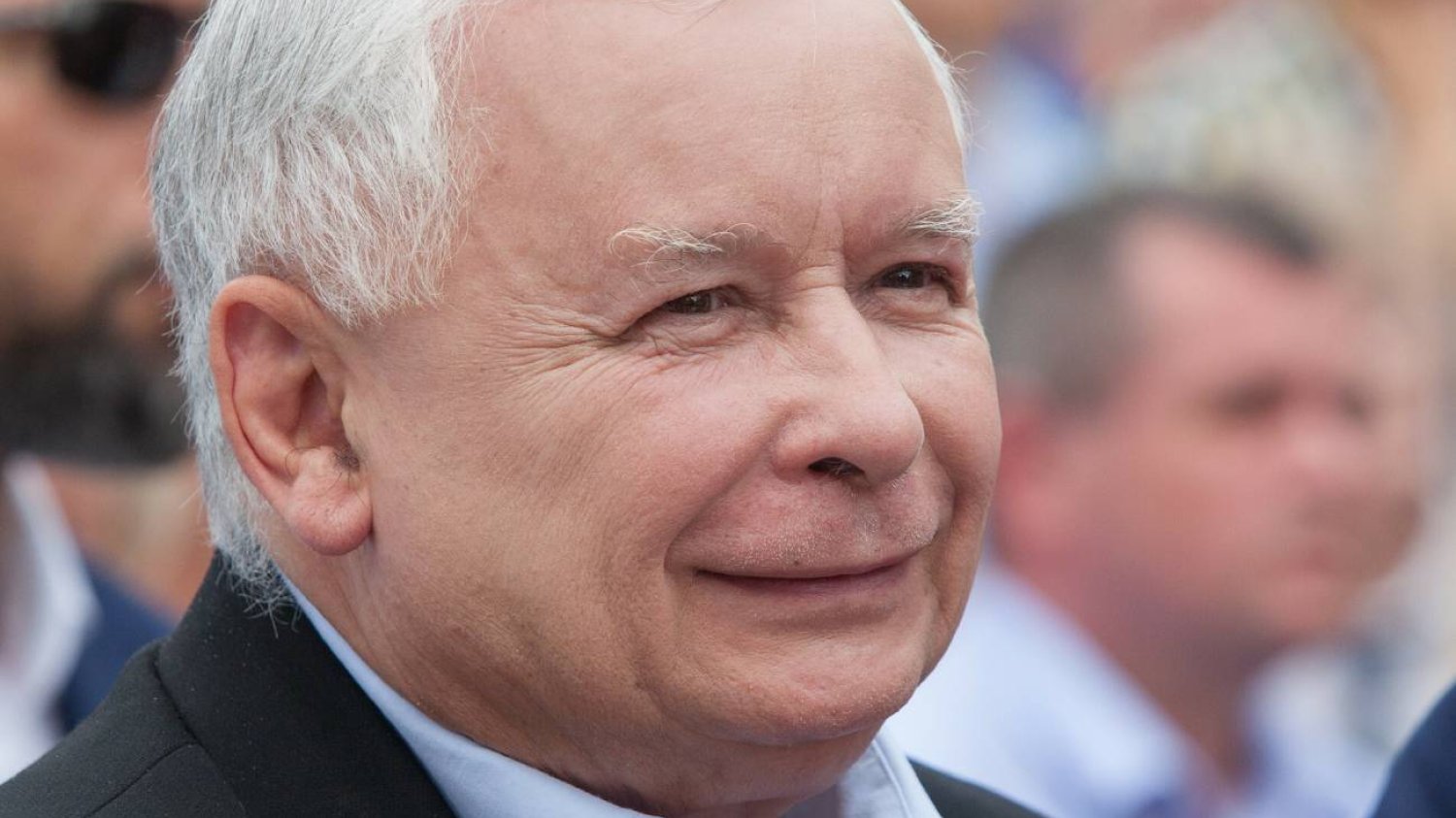 Pozew Brejzy przeciwko Kaczyńskiemu bez rozprawy. Tłumaczą to covidem