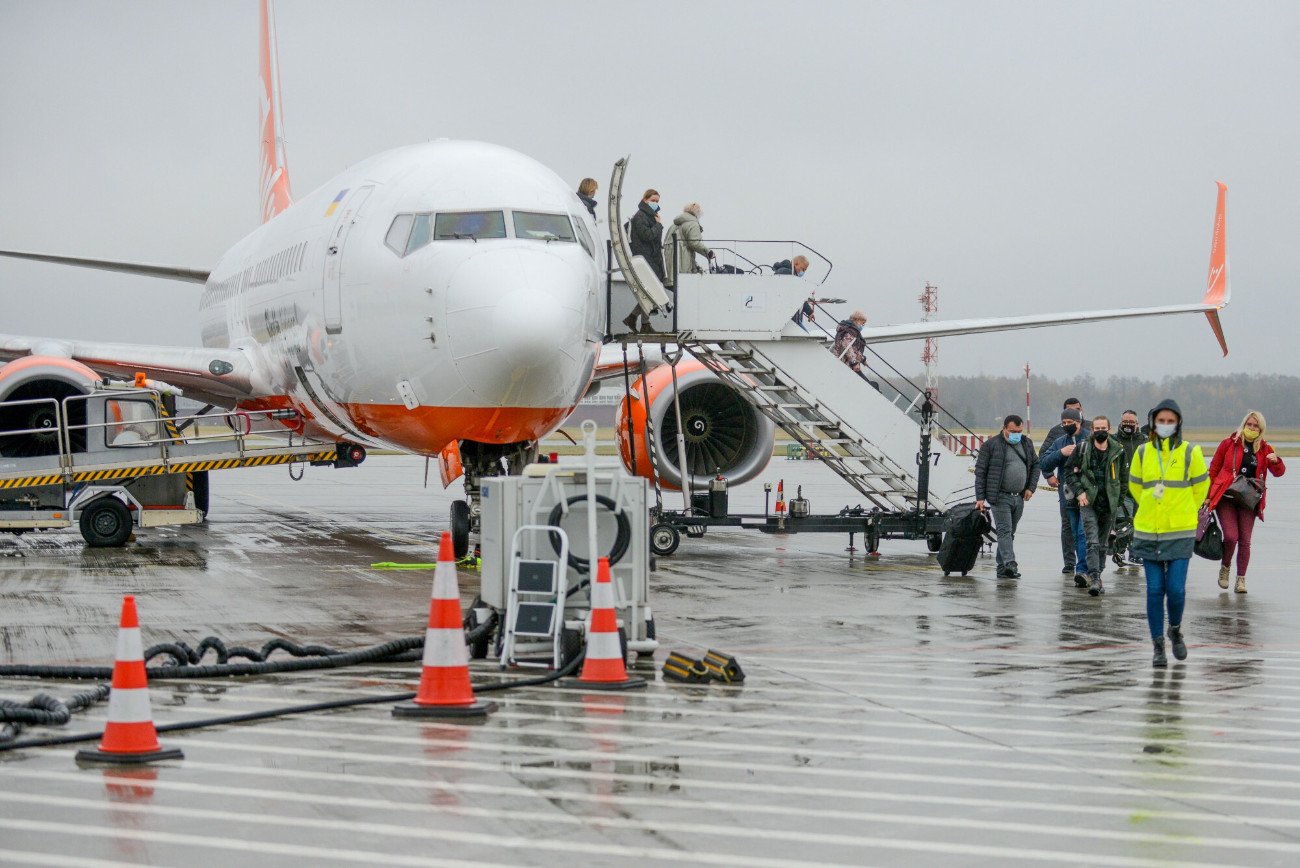 Jak będą wyglądały obostrzenia dla podróżujących do Polski?